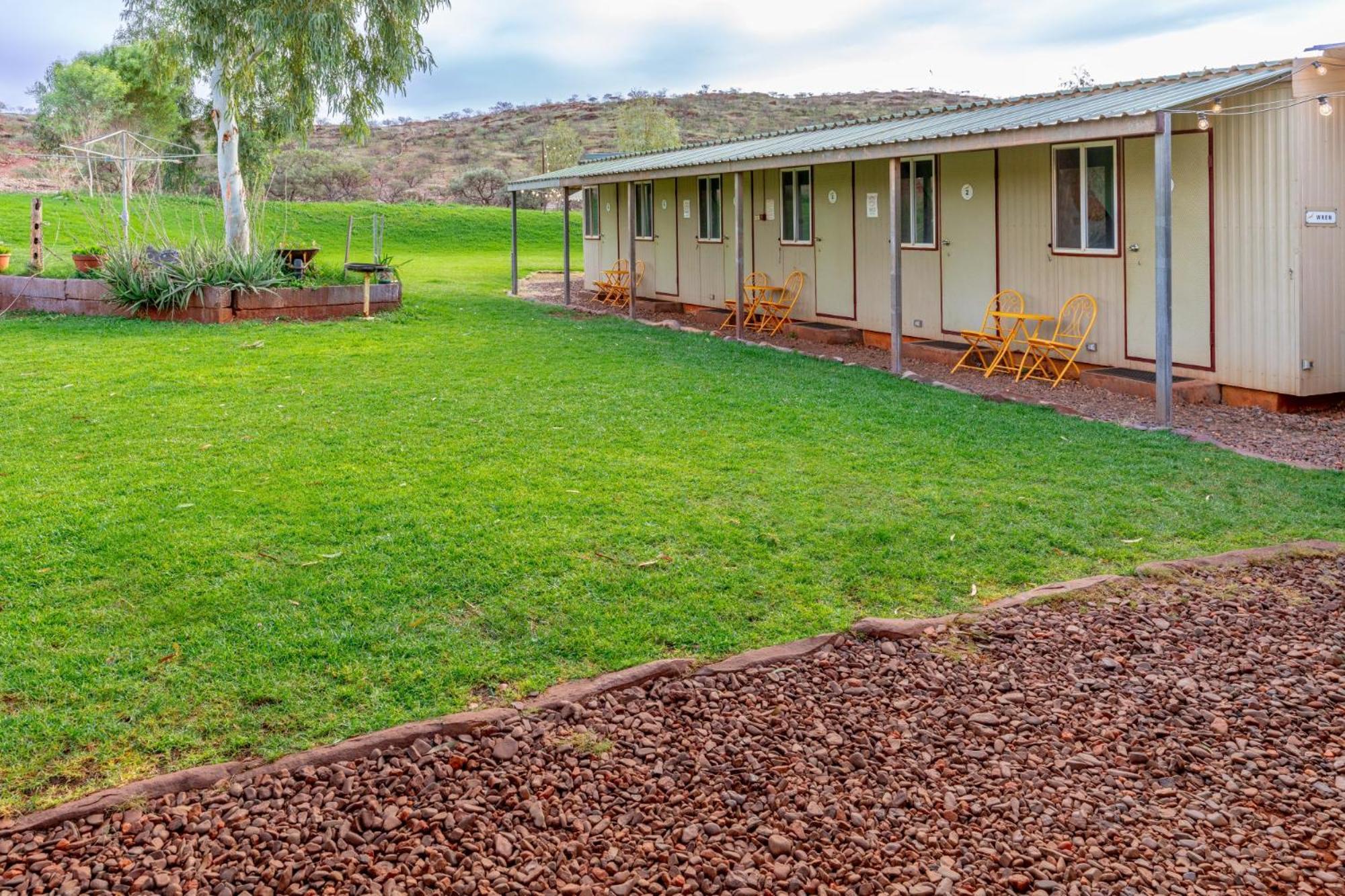 Cheela Plains Station Farm stay *